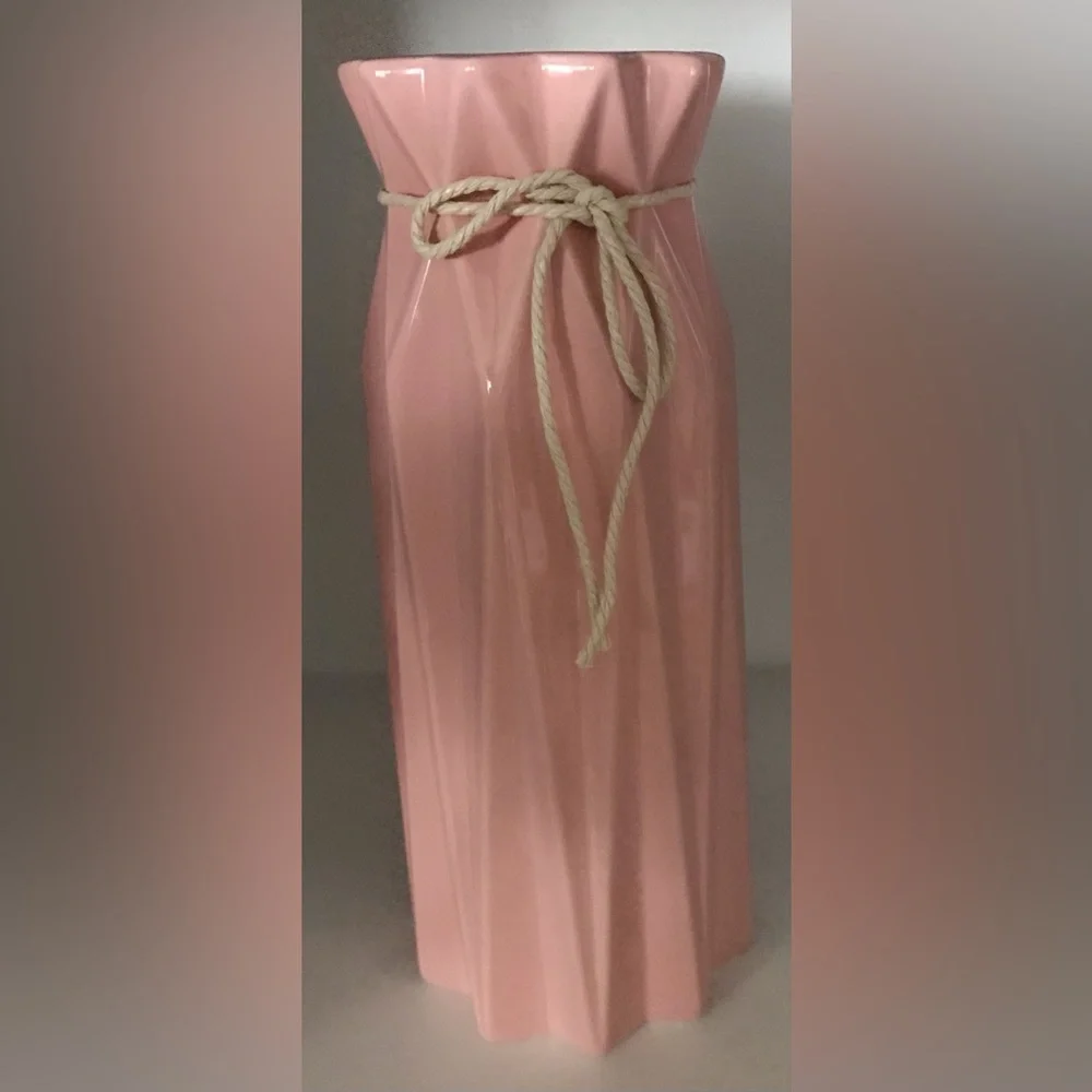 Ceramic pPnk Flower Vase  9.5 inch Tall - Picture 2 of 6